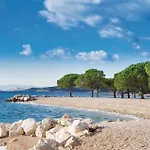 Vakantiehuis 3 Bedroom In Crikvenica
