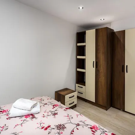 3 Bedroom In בית נופש *